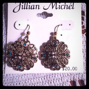 Pretty and sparkly dangle earrings
